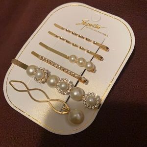 NWT Set of 6 pearl and rhinestone hair clips barrettes